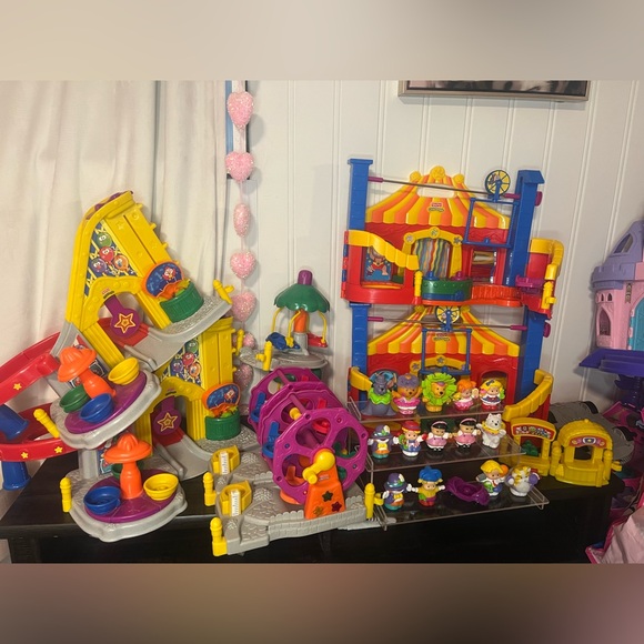 Little People Other - Little people massive amusement park WITH CAR